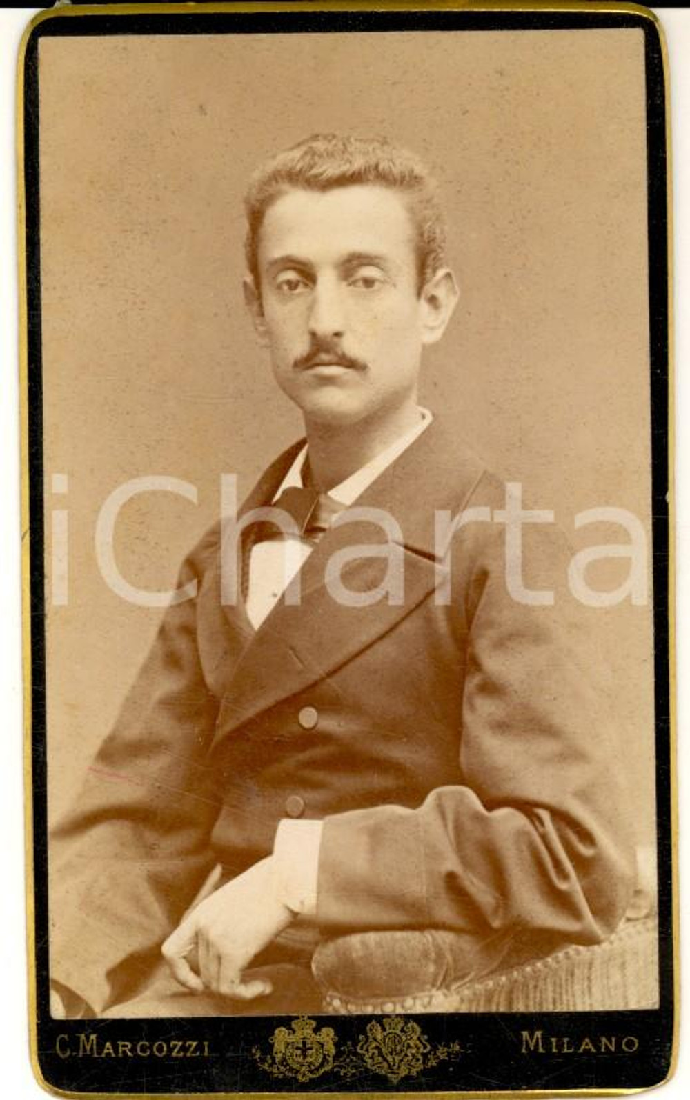 Fotografia d'epoca originale 1880 ca MILANO Ritratto maschile seduto *Fotografia Carlo MARCOZZI 1