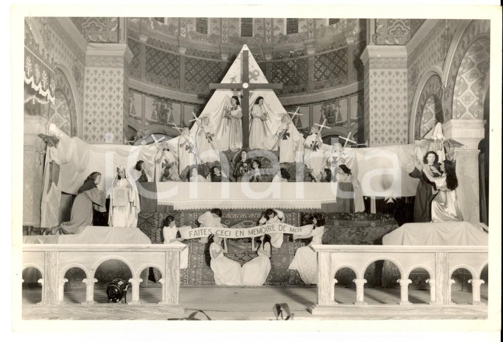 Fotografia d epoca originale 1960 ca ANNABA ALGERIE Sacra rappresentazione con adolescenti Foto 18x12 1