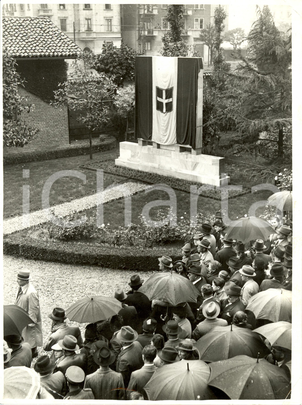 Fotografia d epoca originale 1938 MILANO Monumento a Edoardo GILARDI  CASA dei CIECHI Villa MIRABELLO Foto 1
