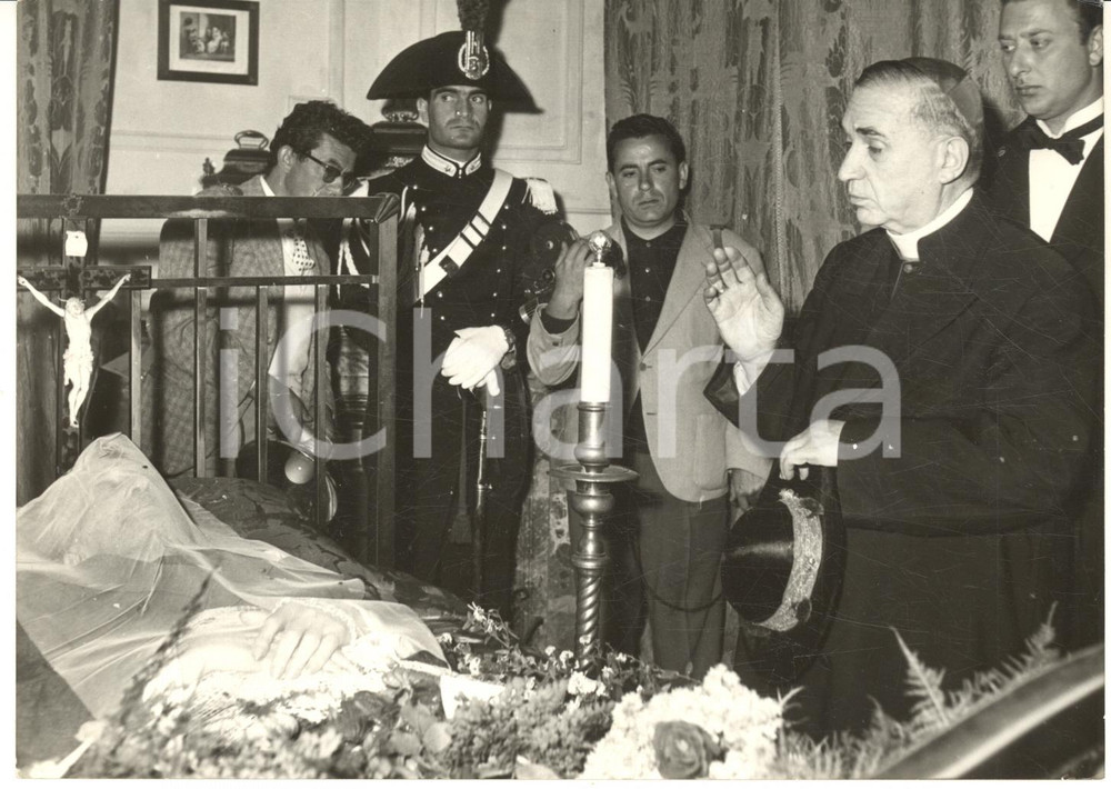 1959 TORRE DEL GRECO Card. Alfonso CASTALDO benedice salma di Enrico DE NICOLA