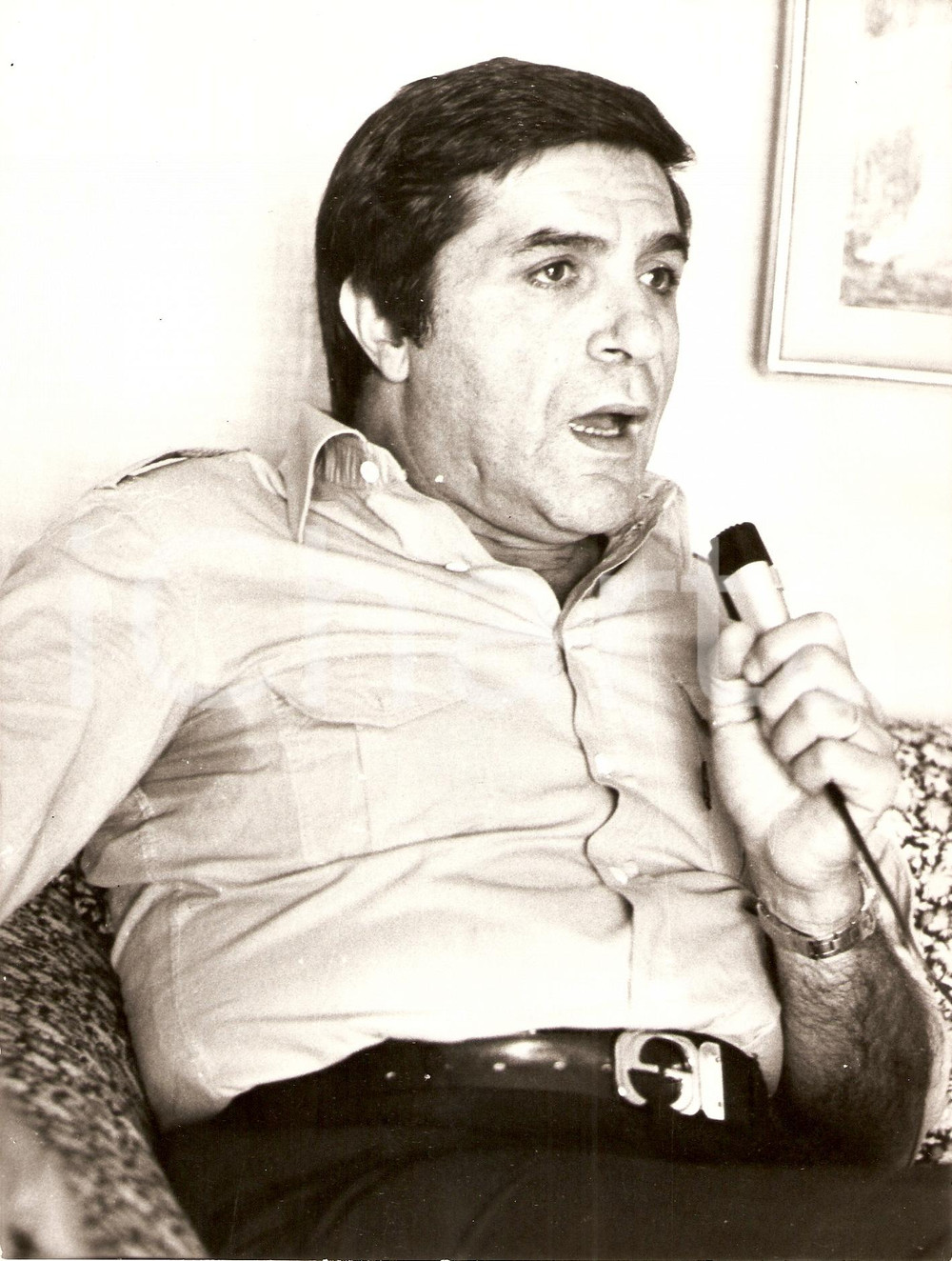 Fotografia d epoca originale 1975 circa CINEMA Aldo GIUFFRE  durante intervista Fotografia 1