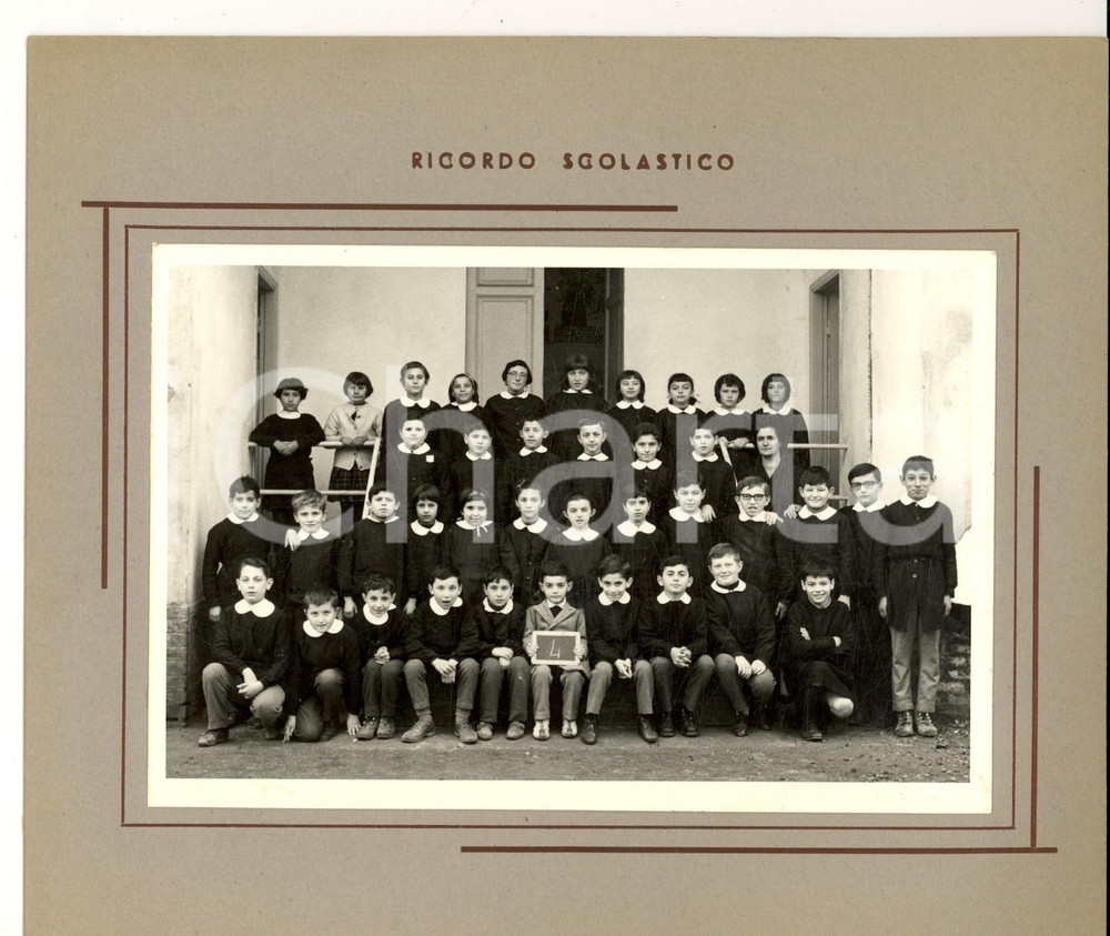 Fotografia d epoca originale 1950 ca AREA MILANESE Ritratto di una classe 4 elementare Foto VINTAGE 23x20 1