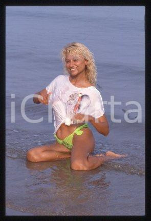 35mm vintage slide* 1985 ca ITALIA Rossella GARDINI in costume da bagno (59)