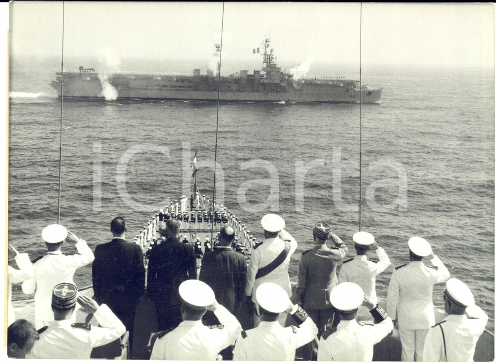 1959 MERS-EL-KEBIR (ALGERIE) Revue navale - Passage porte-avions ARROMANCHES