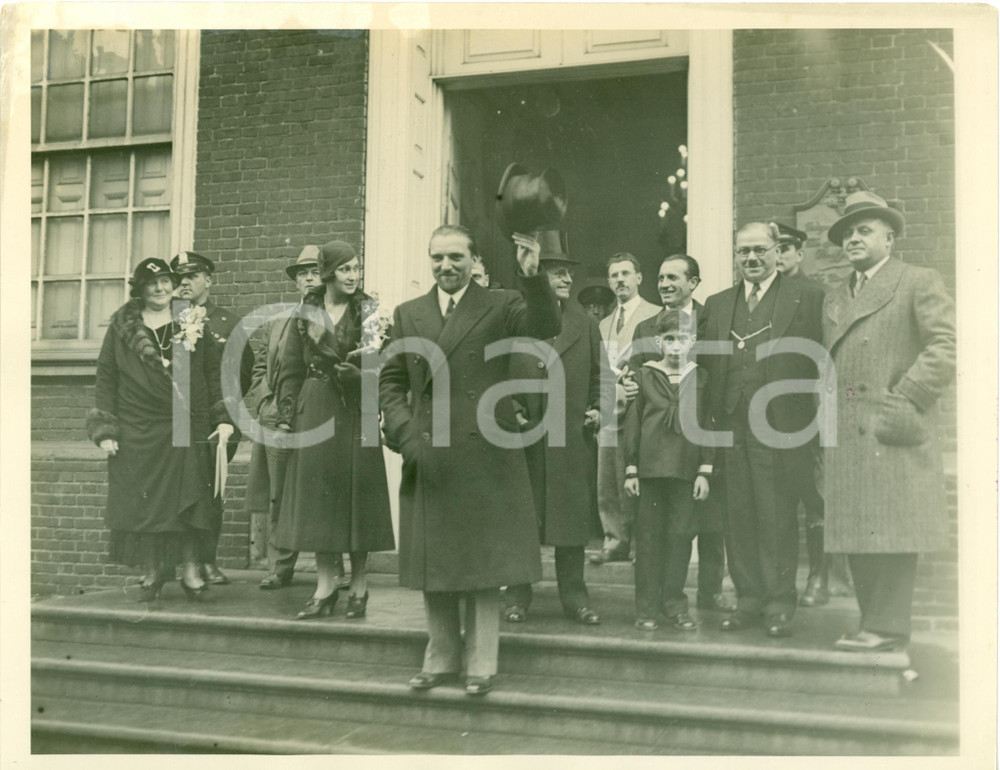 Fotografia d epoca originale 1931 PHILADELPHIA USA Ministro Dino GRANDI saluta Americani Fotografia 1