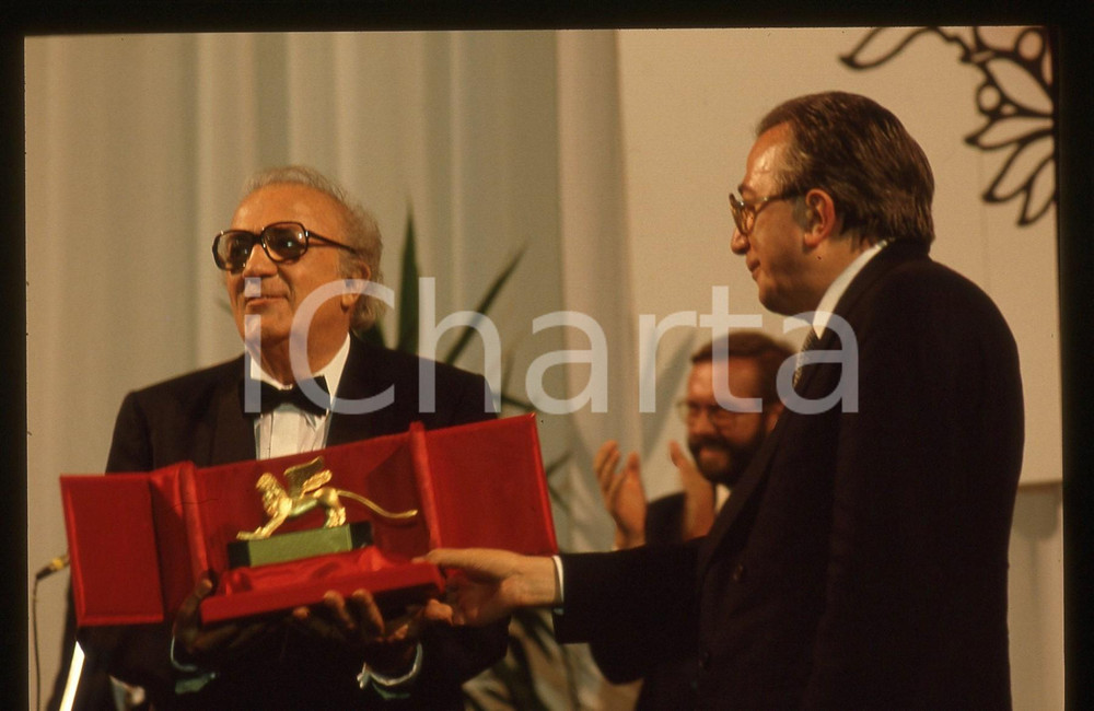 Fotografia d epoca originale 35mm vintage slide 1985 VENEZIA Giulio ANDREOTTI Federico FELLINI Leone d Oro 1 1