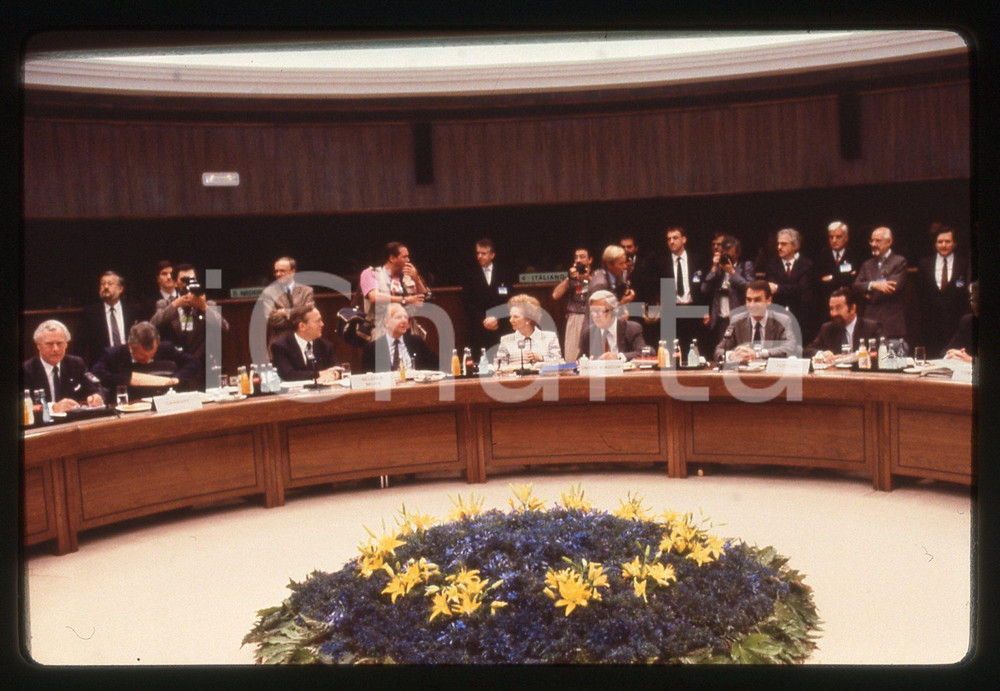 35mm vintage slide* 1989 MADRID Margaret THATCHER al Consiglio Europeo (2)