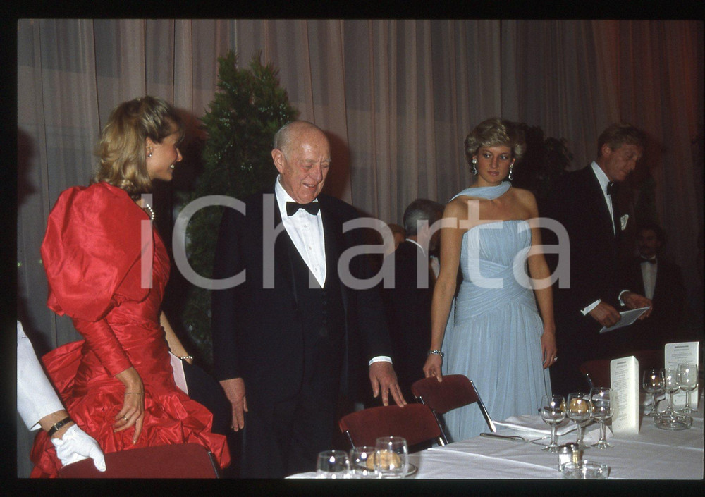 35mm vintage slide* 1987 CANNES - Lady Diana SPENCER Alec GUINNESS Gala dinner 3