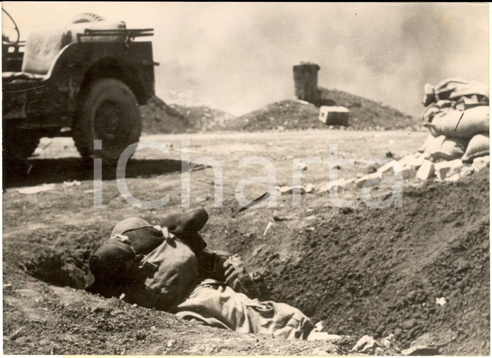 1954 GUERRA DEL VIETNAM - DIEN BIEN PHU - Fante durante attacco Viet Minh *Foto