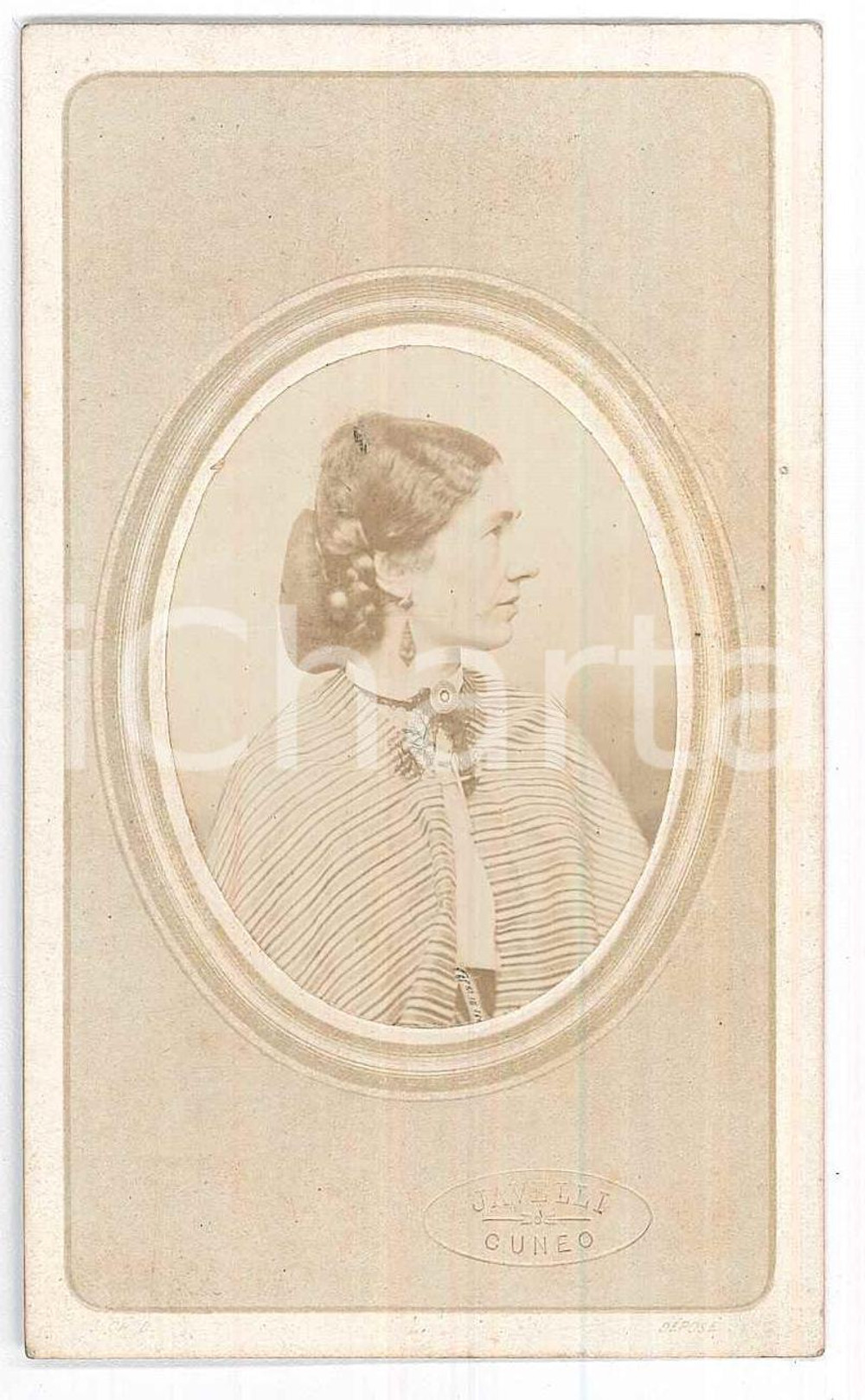 Fotografia d epoca originale 1870 ca CUNEO Nobildonna con scialle a righe  Ritratto  Foto JAVELLI CDV 1