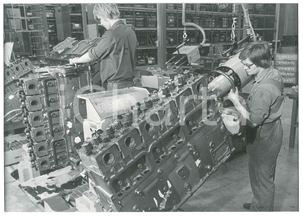 Fotografia d epoca originale 1975 ca TORINO  Istituto tecnico  Laboratorio meccanico  Foto 24x18 cm 1