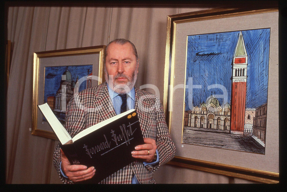35mm vintage slide* 1990 ca ARTE ESPRESSIONISMO Bernard BUFFET Ritratto (2)  Nella diapositiva compare il dipinto "St. Marco and the bell tower".Diapositiva d'epoca, in formato 35 mm. CONDIZIONI: GOOD  Tutti i diritti riservati.E' severamente vietata la riproduzione. ICharta mette in vendita, sul negozio eBay e in esclusiva sul sito "icharta" il proprio archivio composto da numerose diapositive e negativi fotografici d'epoca, tutti originali e autentici, che attraversano la storia del costume italiano tra gli la fine degli anni Sessanta e Novanta.Si tratta di uno sguardo inedito sull'attualit&agrave;, la politica, la vita quotidiana, il gossip e la cultura, che fotografa il cambiamento della nazione in quest'ultimo scorcio del XX secolo. Un'occasione unica per il mercato del collezionismo, che vede finalmente disponibile un archivio eccezionale per vastit&agrave;, tematiche e condizioni, in un settore (il negativo fotografico e la diapositiva) di assoluta novit&agrave; e dalle interessanti prospettive di investimento.  originale e autentica 1