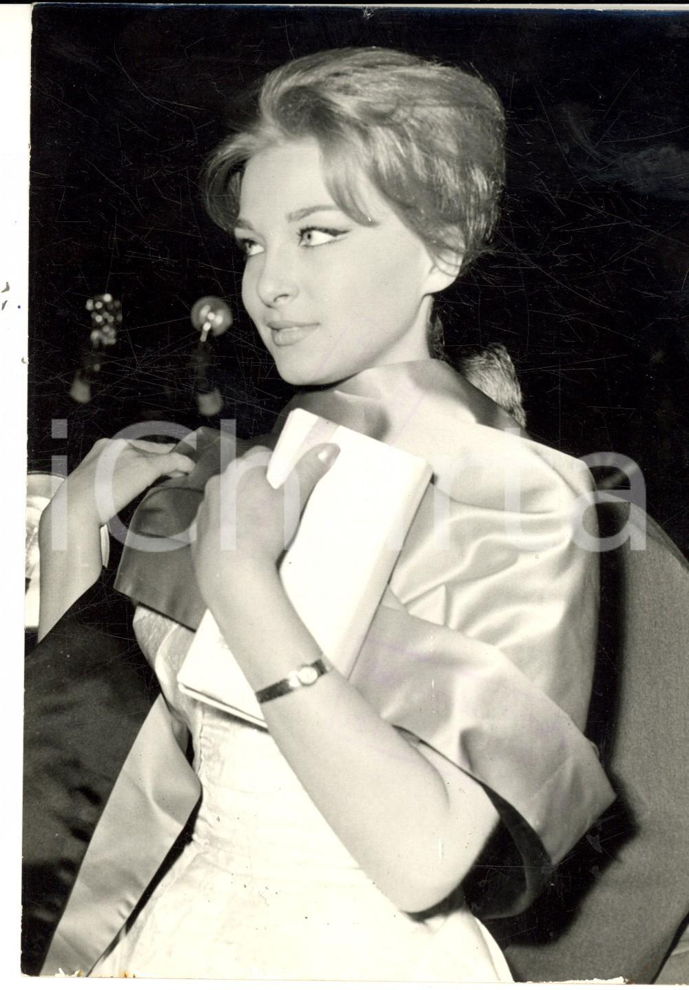 Fotografia d epoca originale 1960 ca TORINO Giovane attrice italiana a una serata di gala Foto NELLY 13x18 1
