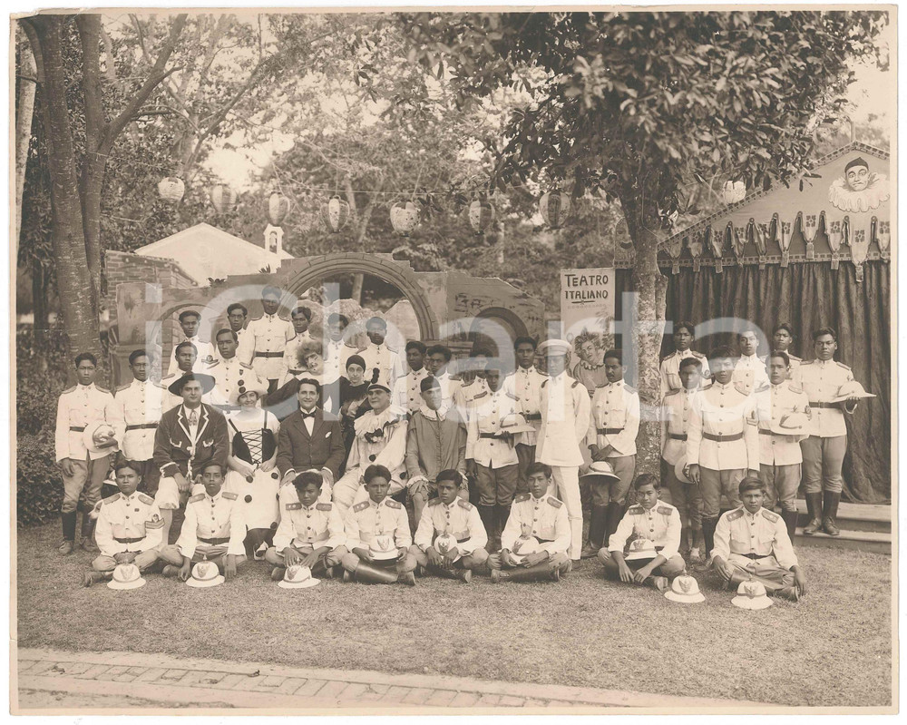 Fotografia d epoca originale 1920 ca BANGKOK  TEATRO ITALIANO  Compagnia in costume Foto RARA 28x23 4 1