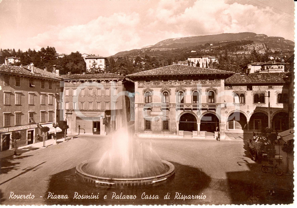 Cartolina originale da collezione 1939 ROVERETO (TN) Piazza Rosmini e Palazzo Cassa di Risparmio *Cartolina FG NV 1