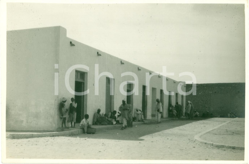 Fotografia d epoca originale 1932 AGEDABIA LIBIA Indigeni visitano i negozi arabi Fotografia 1