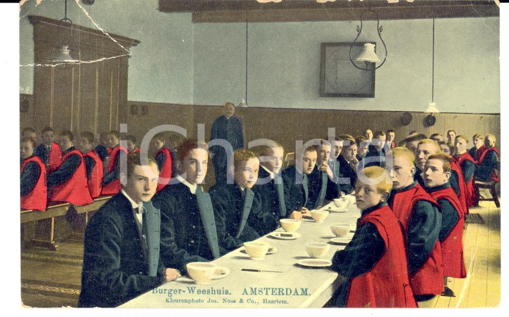 Cartolina originale da collezione 1907 AMSTERDAM (NL) Bambini dell'orfanotrofio in mensa *danneggiata FP VG 1