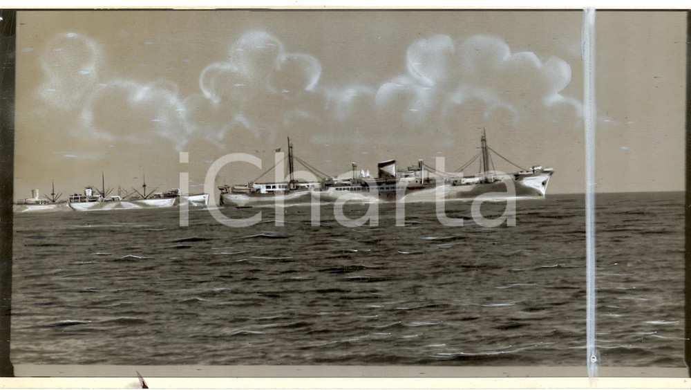 Fotografia d epoca originale 1942 WW2 Convoglio mercantile in navigazione VERA FOTO 1