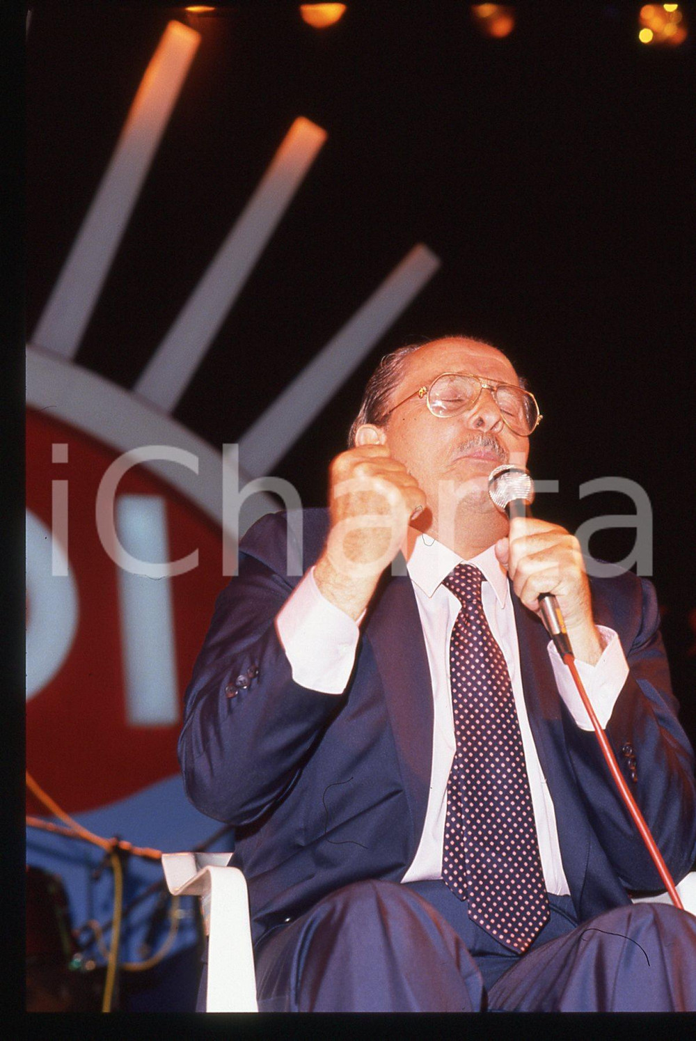 35mm vintage slide* 1989 MILANO Domenico MODUGNO canta ad un comizio del PSDI 7