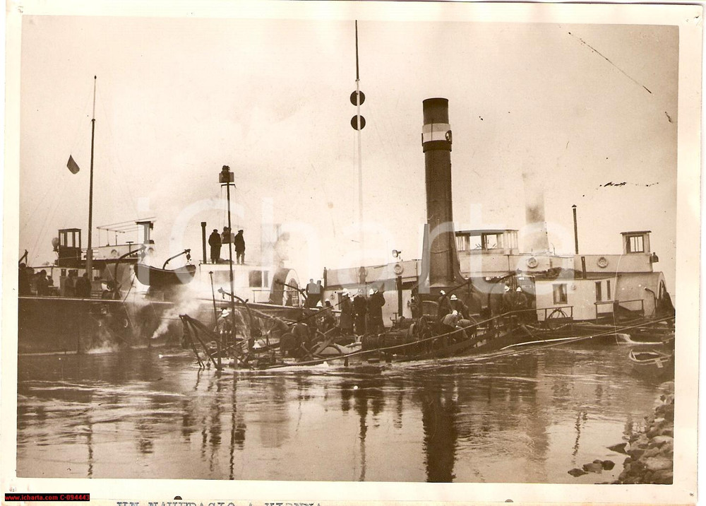 Fotografia d epoca originale 1937 VIENNA Affondamento di vapore jugoslavo sul Danubio  FOTO Keystone 1