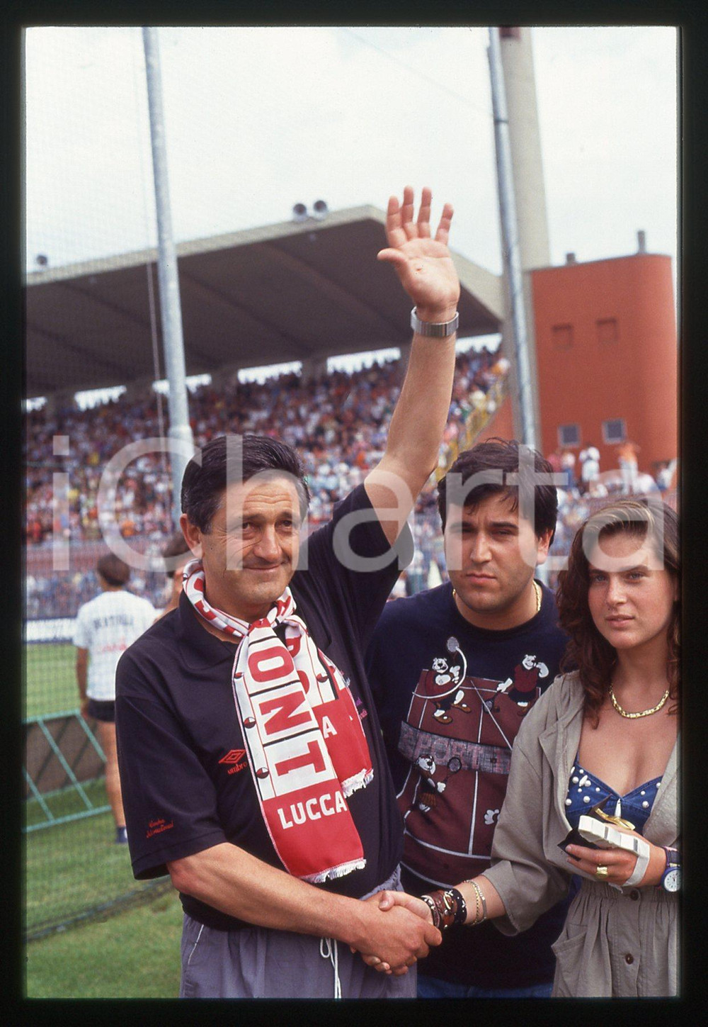 35mm vintage slide* 1991 LUCCA - CALCIO Corrado ORRICO con tifosi della LUCCHESE