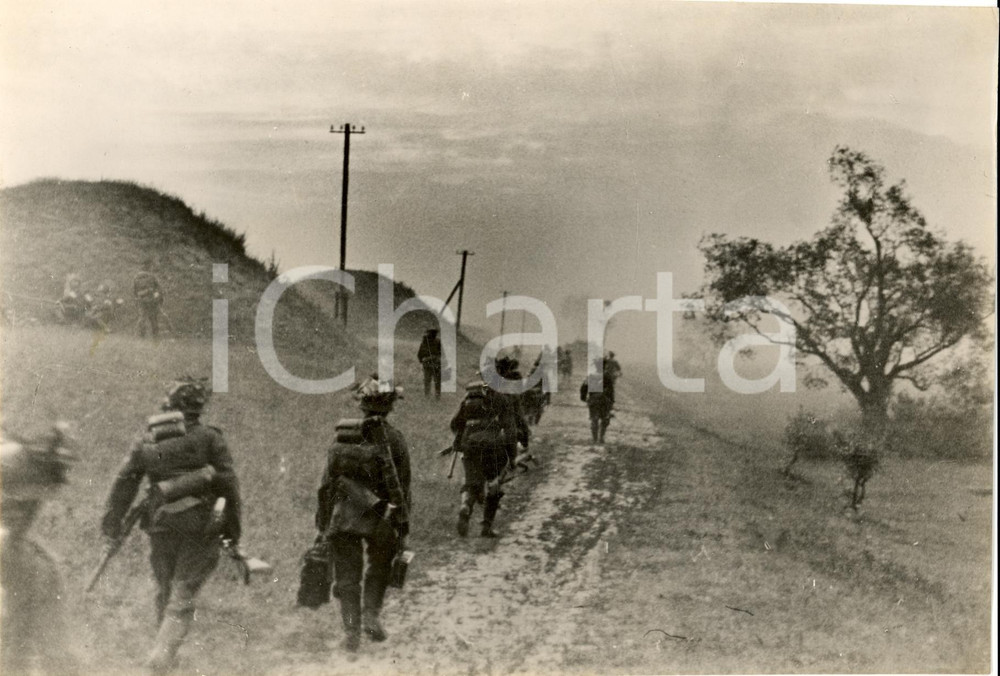 Fotografia d epoca originale 1940 ca FRONTE RUSSO WW2 Fanteria tedesca controlla ponti ferroviari Fotografia 1