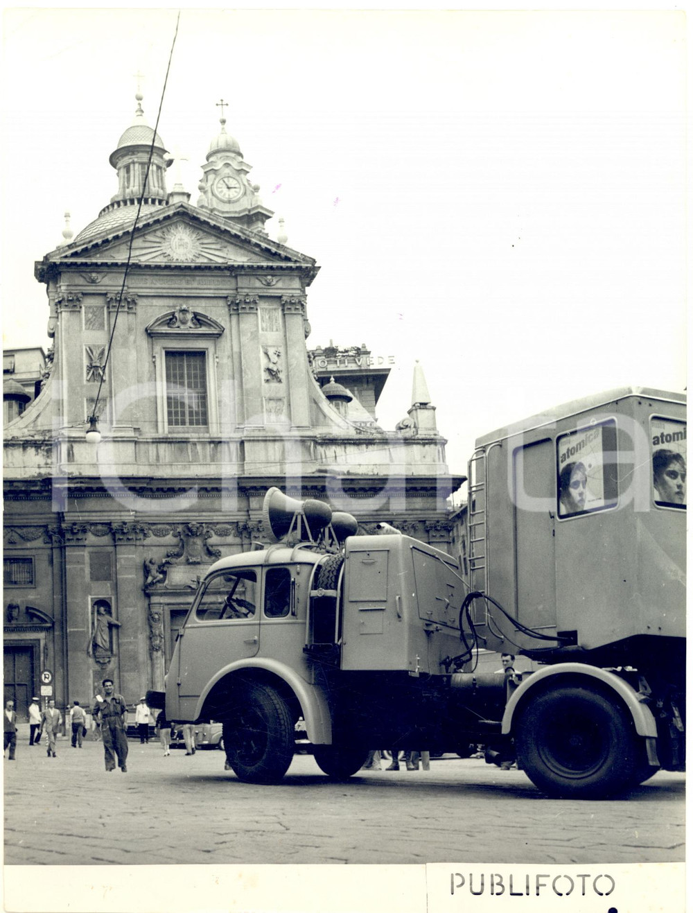 1954 GENOVA Chiesa del Gesù - Passaggio carovana MOSTRA ATOMICA *Foto DANNEGGIATA