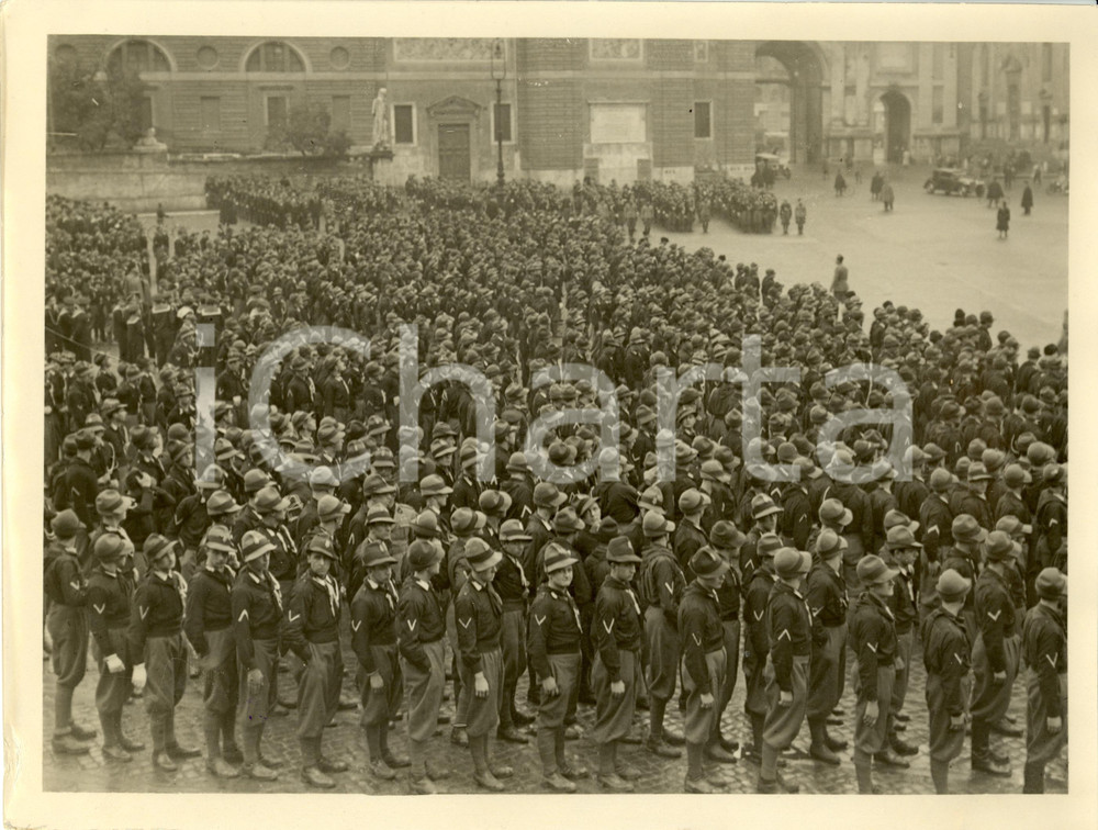 Fotografia d epoca originale 1931 ROMA Piazza POPOLO Allievi Capicenturia AVANGUARDISTI radunati Fotografia 1