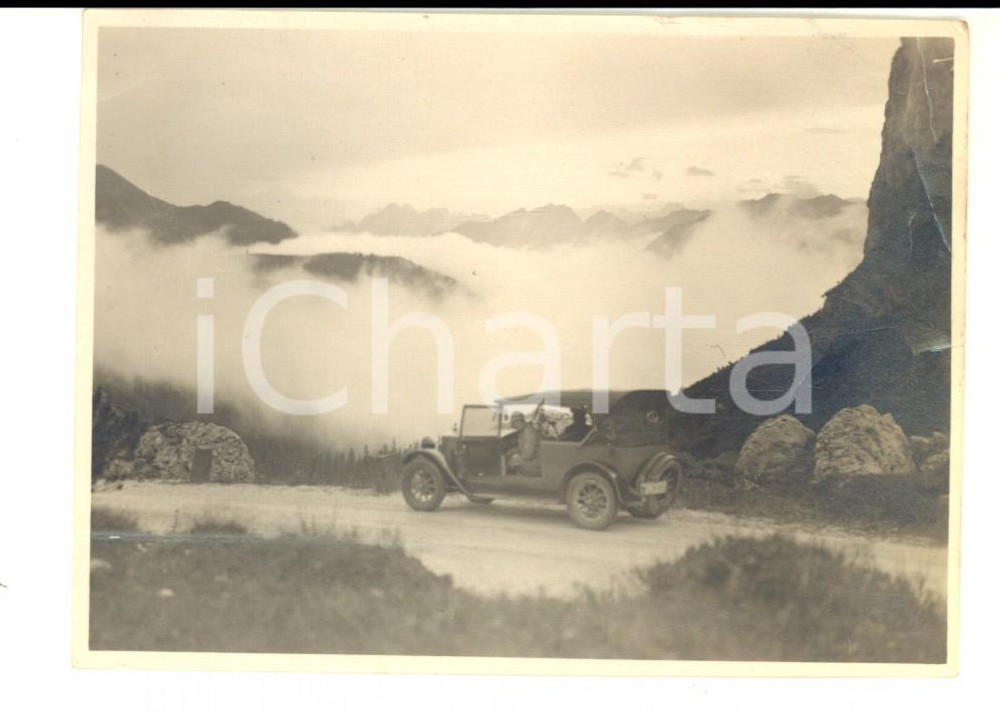 Fotografia d epoca originale 1927  PASSO DI FALZAREGO Turisti in auto nella nebbia Foto VINTAGE 12x8 1