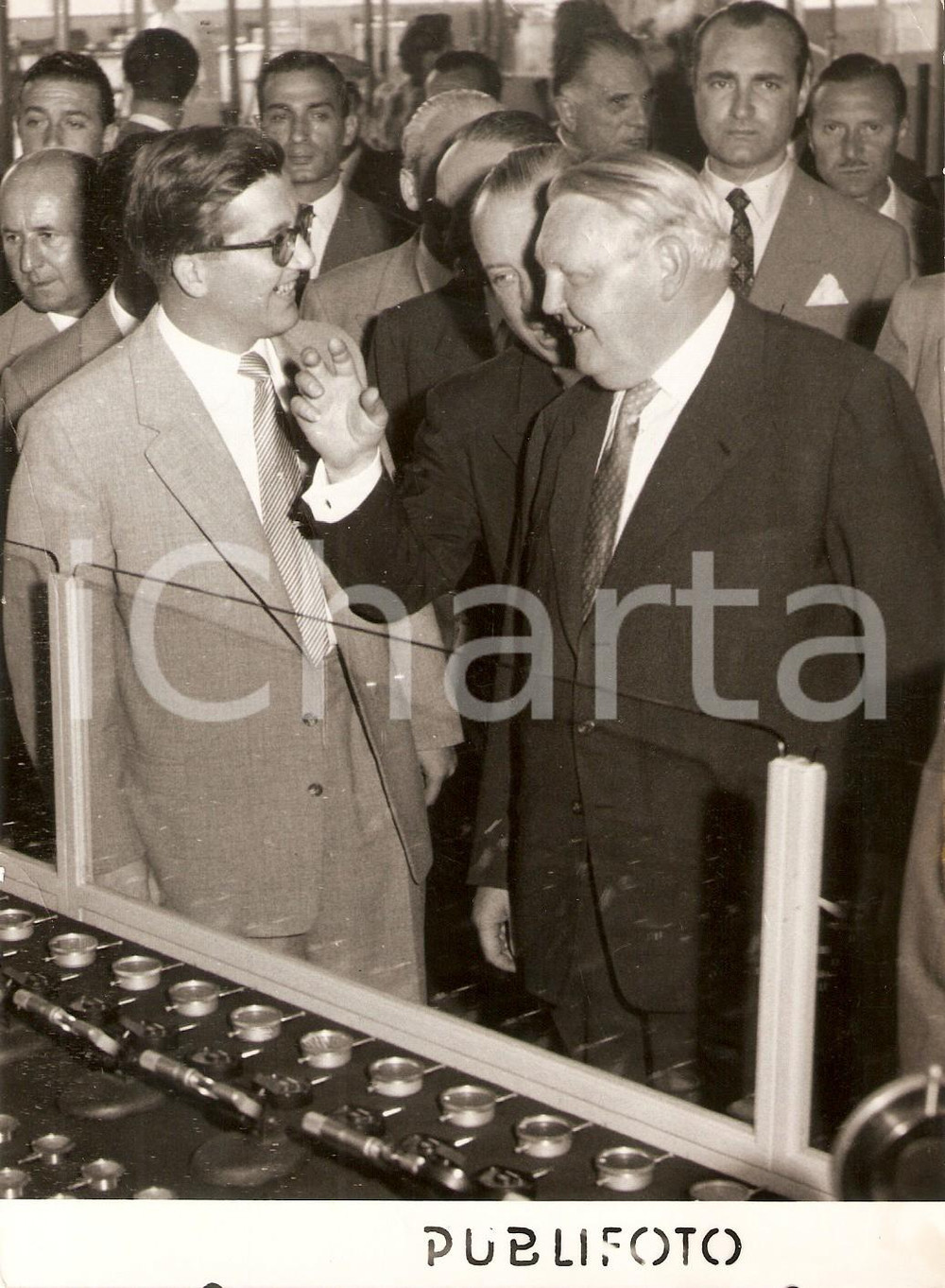 Fotografia d epoca originale 1954 MILANO Ministro Ludwig ERHARD visita 4Â° Mostra Macchine Utensili Foto 1