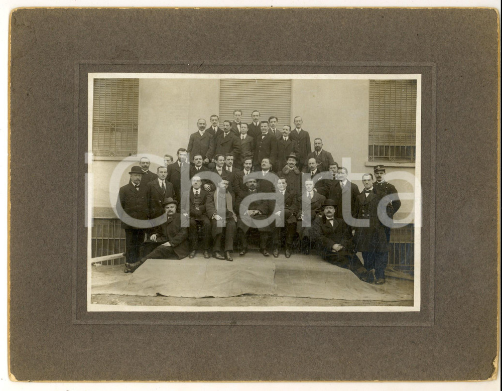 Fotografia d epoca originale 1913 AREA LOMBARDA ? Foto di gruppo dei dipendenti di un azienda 26x20 cm 1