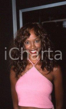 35mm vintage slide* 2000ca MILANO top model Youma DIAKITE ritratto (15) Diapositiva d'epoca, in formato 35 mm. CONDIZIONI: GOOD Tutti i diritti riservati E' severamente vietata la riproduzione.  ICharta mette in vendita, sul negozio eBay e in esclusiva sul sito "icharta" il proprio archivio composto da numerose diapositive e negativi fotografici d'epoca, tutti originali e autentici, che attraversano la storia del costume italiano tra gli la fine degli anni Sessanta e Novanta.Si tratta di uno sguardo inedito sull'attualit&agrave;, la politica, la vita quotidiana, il gossip e la cultura, che fotografa il cambiamento della nazione in quest'ultimo scorcio del XX secolo. Un'occasione unica per il mercato del collezionismo, che vede finalmente disponibile un archivio eccezionale per vastit&agrave;, tematiche e condizioni, in un settore (il negativo fotografico e la diapositiva) di assoluta novit&agrave; e dalle interessanti prospettive di investimento.  CONDIZIONI:GOOD/buono originale e autentica 1