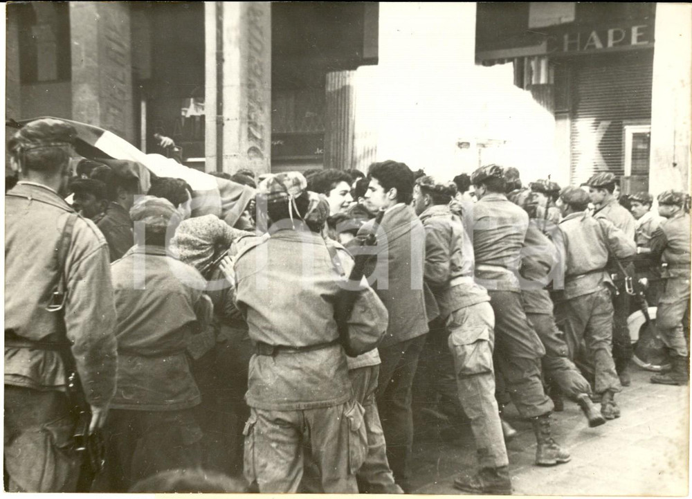 1960 BONE (ALGERIE) Incidents - Barrage établi par l'armée - Photo 18x13 cm