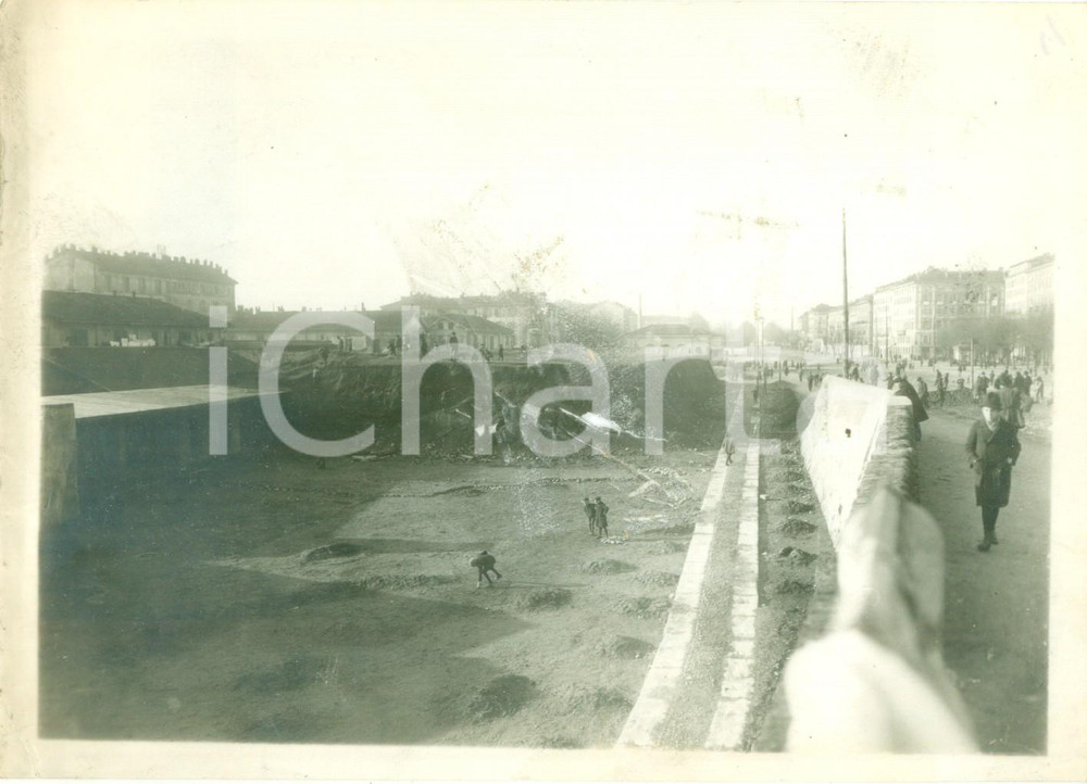 Fotografia d epoca originale 1915 ca MILANO Demolizione bastioni per lavori nuovo porto Foto DANNEGGIATA 1