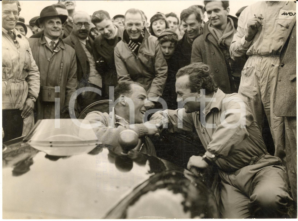 1956 OULTON PARK Stirling MOSS in his winning COOPER with Colin CHAPMAN *Photo