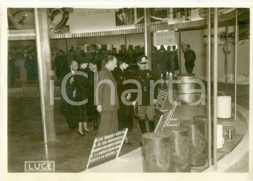 Fotografia d epoca originale 1938 ROMA Principessa Maria José del Belgio visita Mostra Autarchica Minerale 1