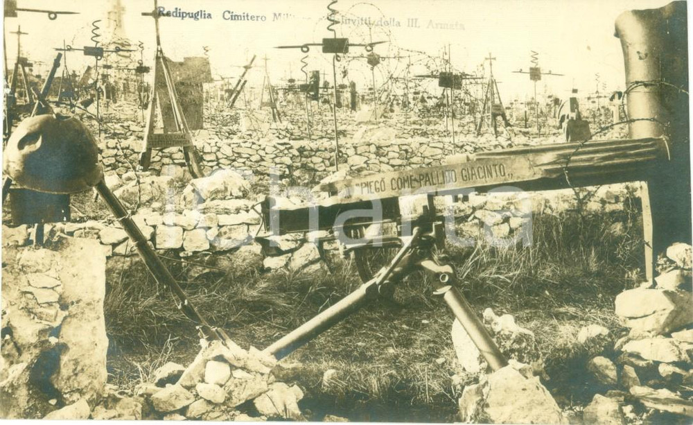 Fotografia d epoca originale 1920 ca FOGLIANO REDIPUGLIA GO Cannone al Cimitero Militare Invitti III ARMATA 1