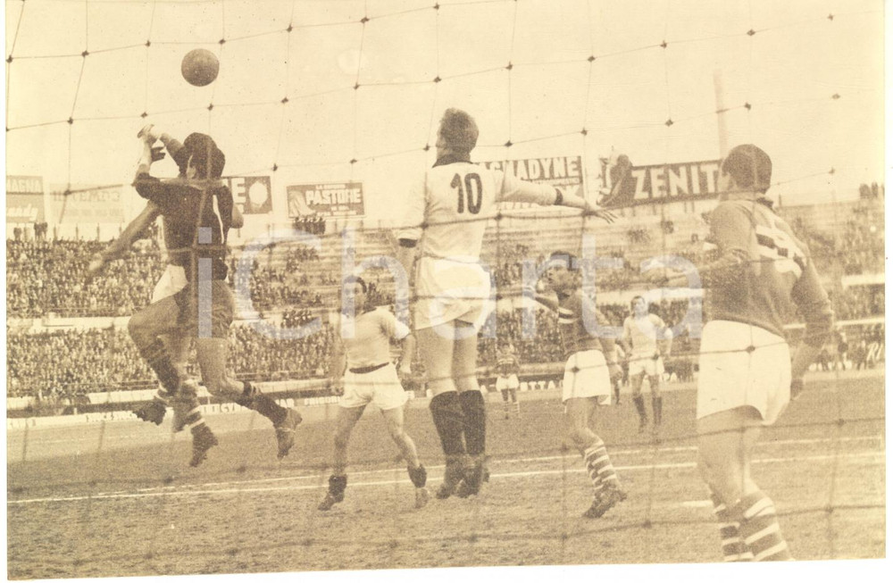 1960 CALCIO SERIE A BARI-SAMPDORIA 1-1 Carlo TAGNIN e Raúl CONTI in area *Foto