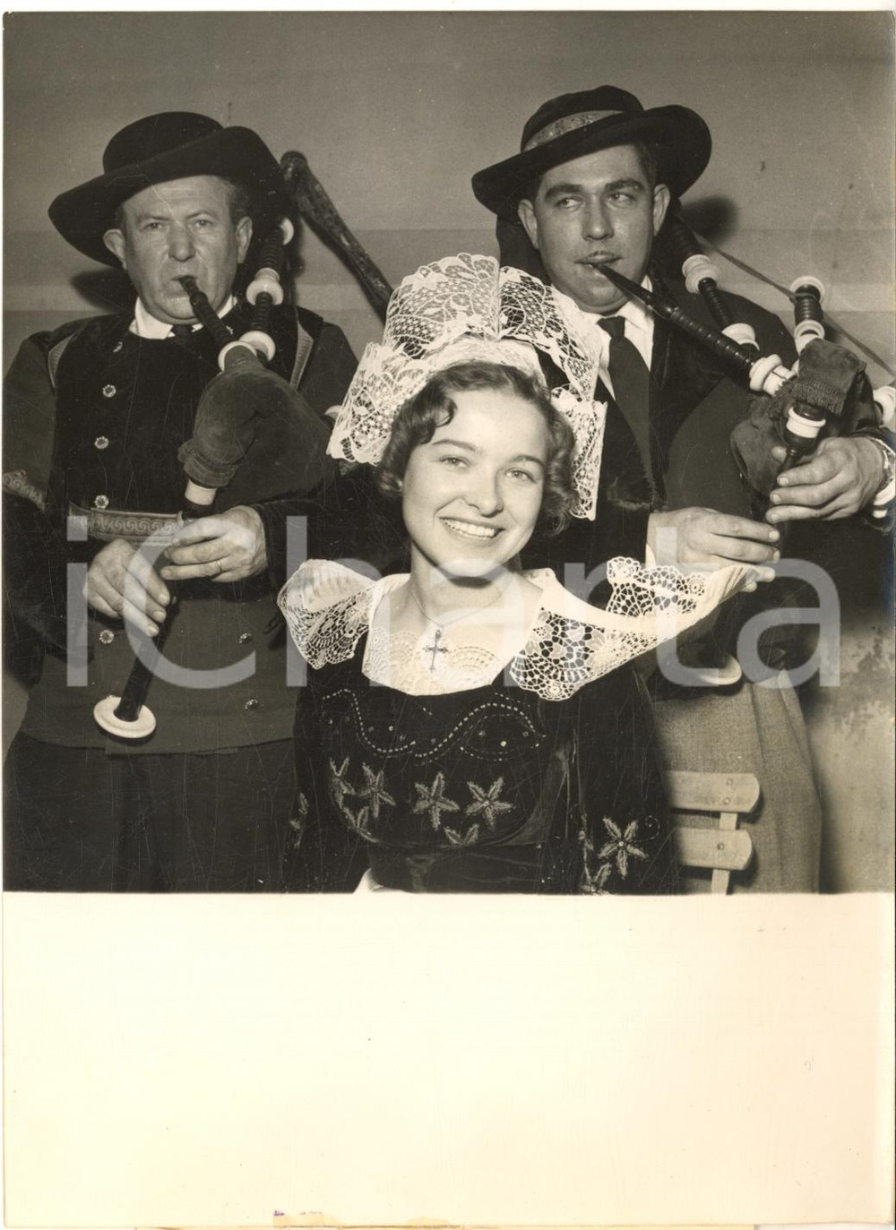 1957 CLICHY Janine BOUIC nouvelle duchesse des Bretons de Paris *Photo 13x18