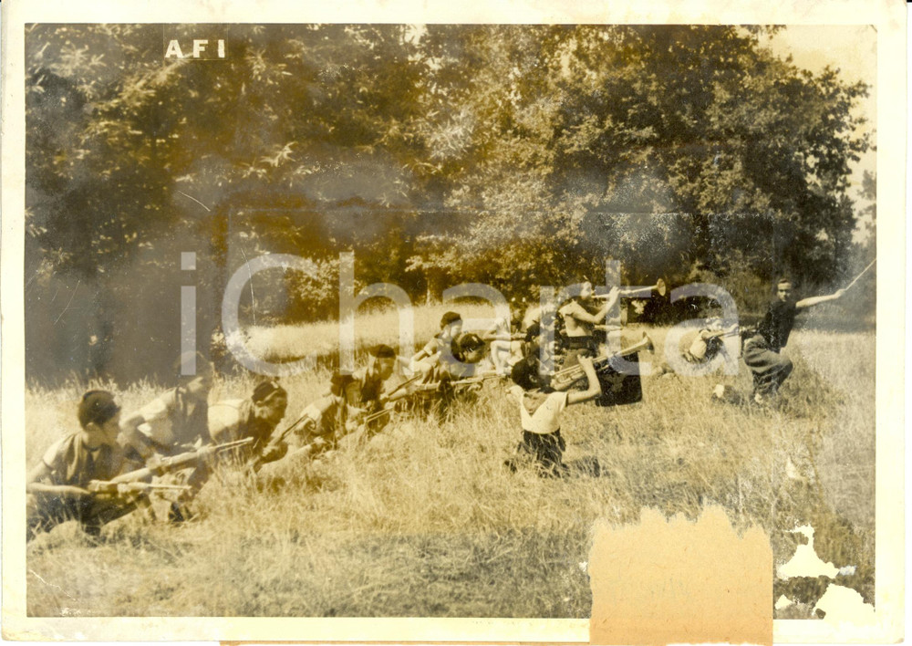 Fotografia d epoca originale 1941 ROMA Balilla con trombettieri eseguono manovra tattica Foto DANNEGGIATA 1