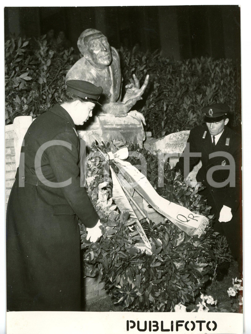 1954 ROMA Inaugurazione busto del poeta TRILUSSA di Lorenzo FERRI *Foto 13x18 cm