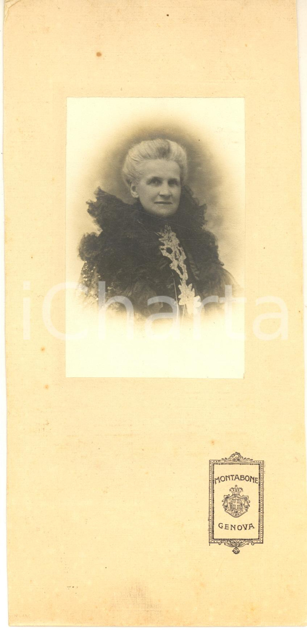1900 ca GENOVA Anziana nobildonna in abito nero - Ritratto - Foto MONTABONE Fotografia d'epoca, su cartoncino. FOTOGRAFO: Montabone - GenovaCONDIZIONI: G (minime smussature angolari)FORMATO: 10x22 cm    originale e autentica 1