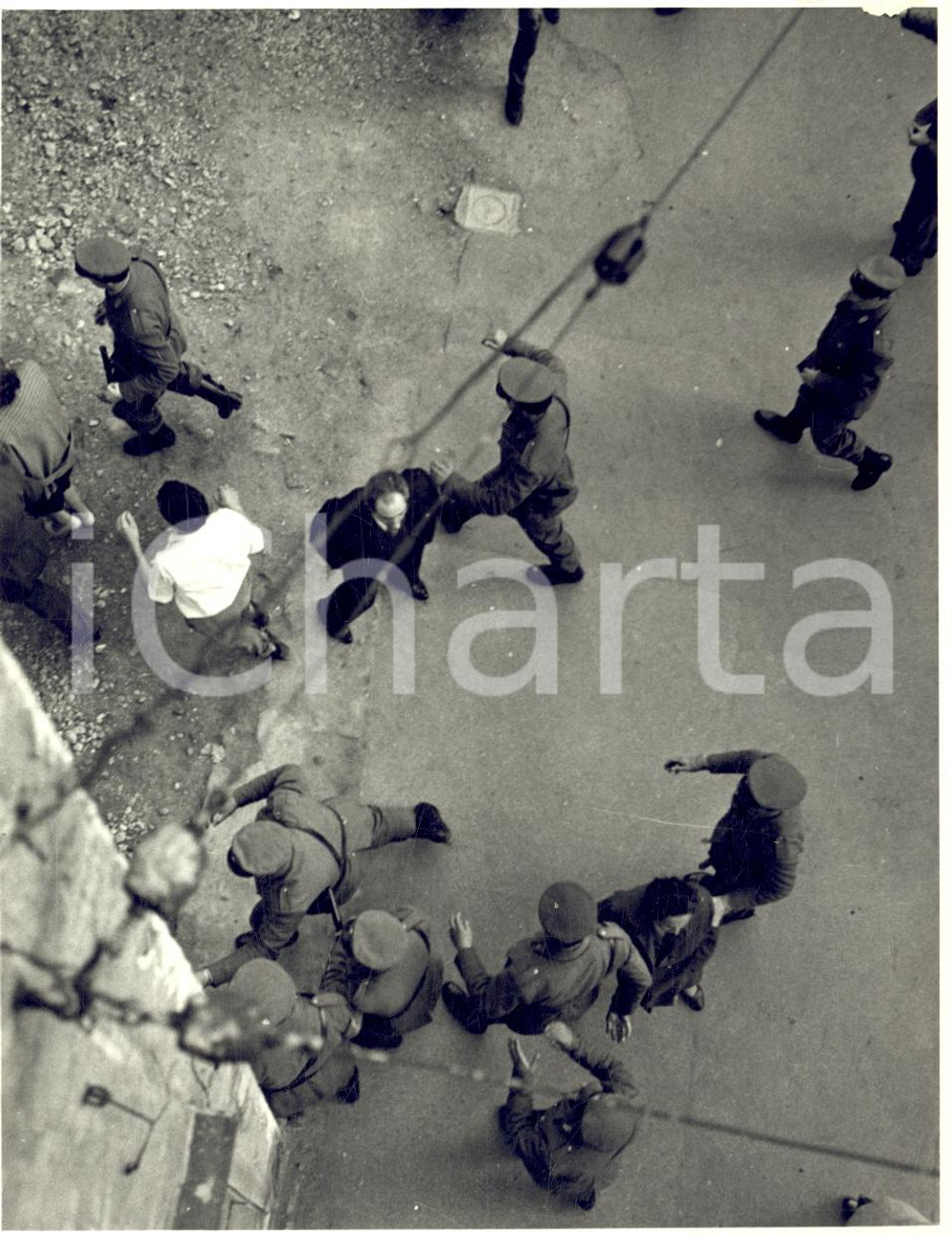 Fotografia d epoca originale 1959 TORINO Tafferugli davanti a una fabbrica  Intervento della polizia Foto 1