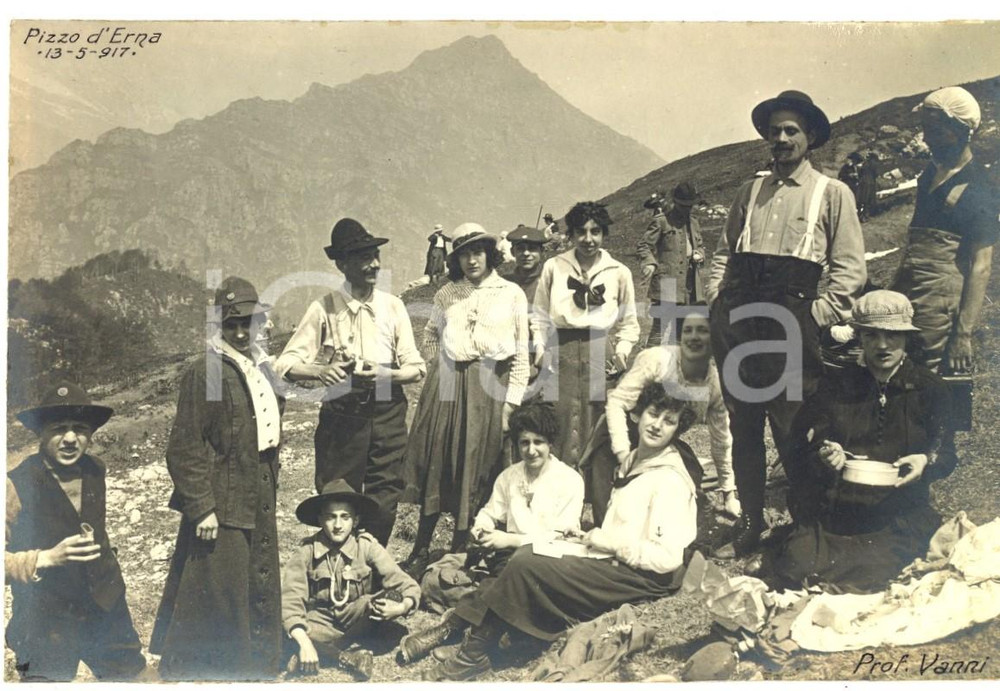 Fotografia d epoca originale 1917 PREALPI LOMBARDE Escursionisti al PIZZO D ERNA  Fotografia VINTAGE 16x10 1