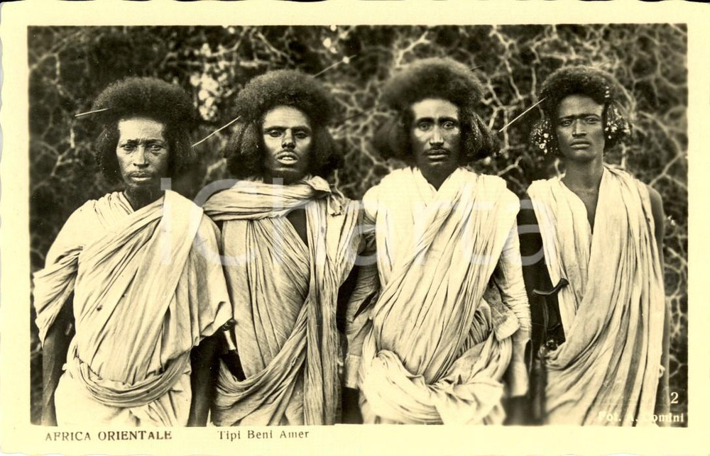 Cartolina originale da collezione 1940 ca AOI COSTUMI Tipi BENI AMER con abiti tradizionali Cartolina FP NV 1