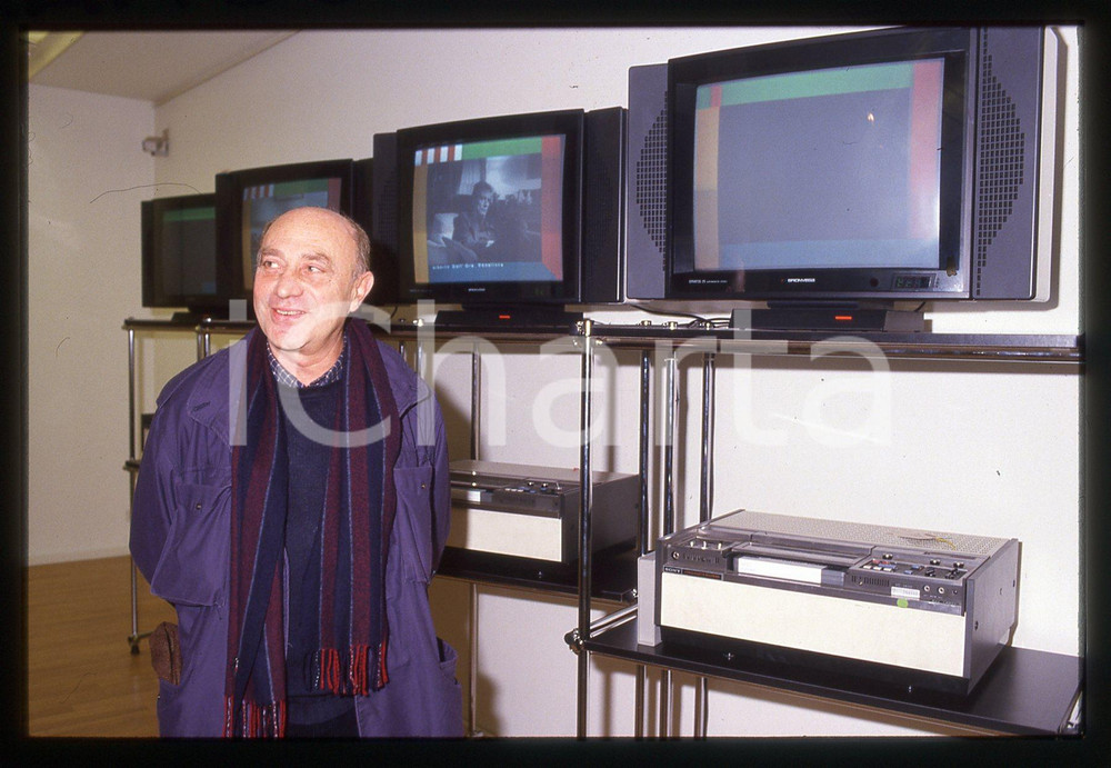 35mm vintage slide* 1990ca MILANO Giò POMODORO visita video installazione (1)