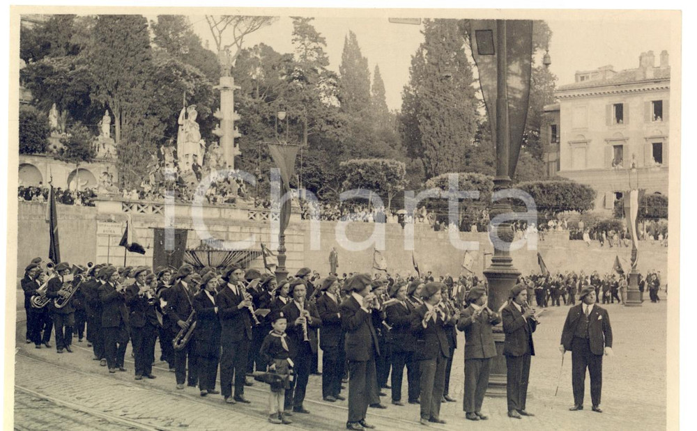Fotografia d epoca originale 1930 ca ROMA Banda musicale della GUARDIA PALATINA in processione Foto SANGIORGI 1