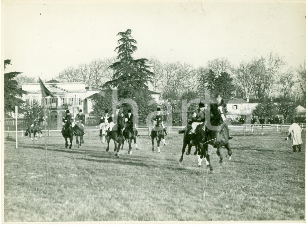Fotografia d epoca originale 1935 ca VARESE ? Ippica Cavalli al galoppo all Ippodromo FOTOGRAFIA 1