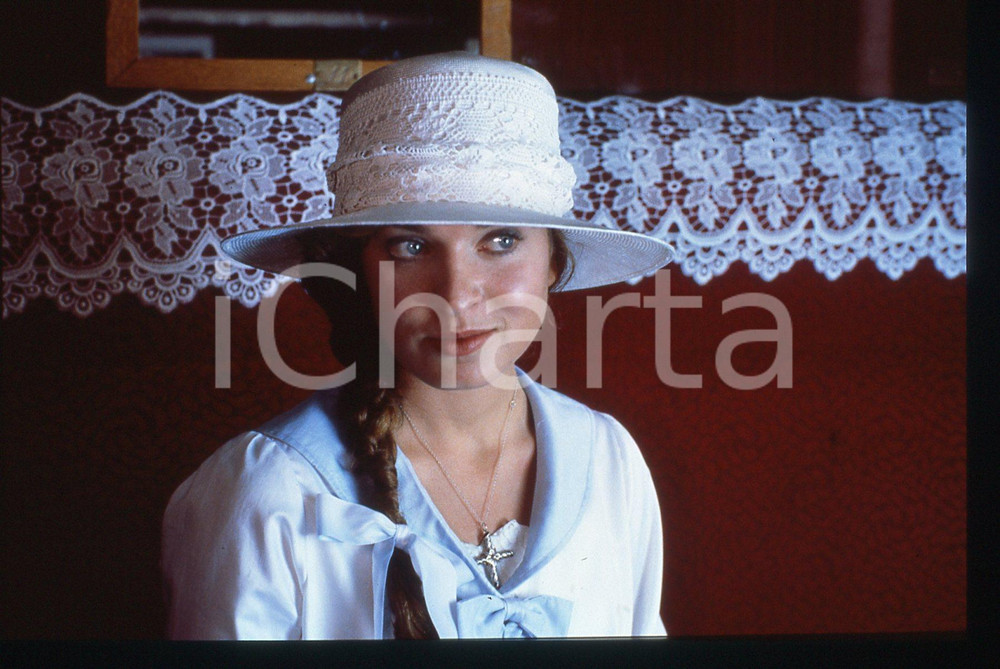 35mm vintage slide* 1988 MANIFESTO Camilla SOEBERG in una scena del film