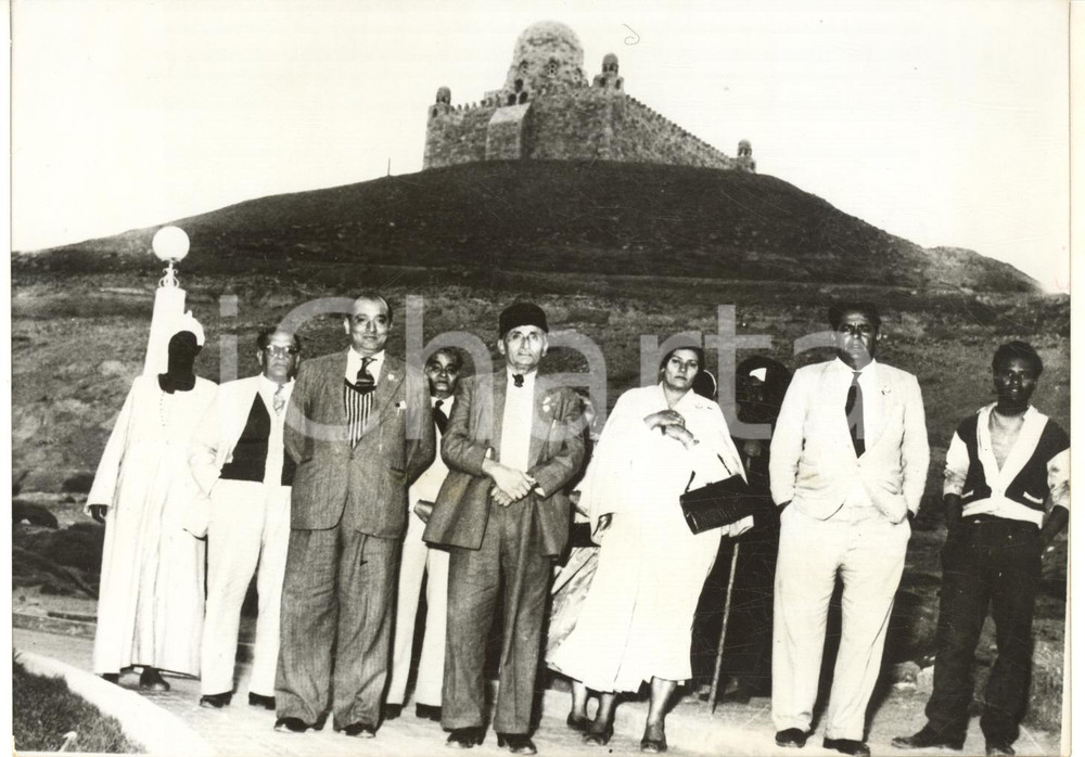 1959 ASWAN Ismaili Moslems near the Mausoleum of Aga Khan III - Photo 18x13 cm